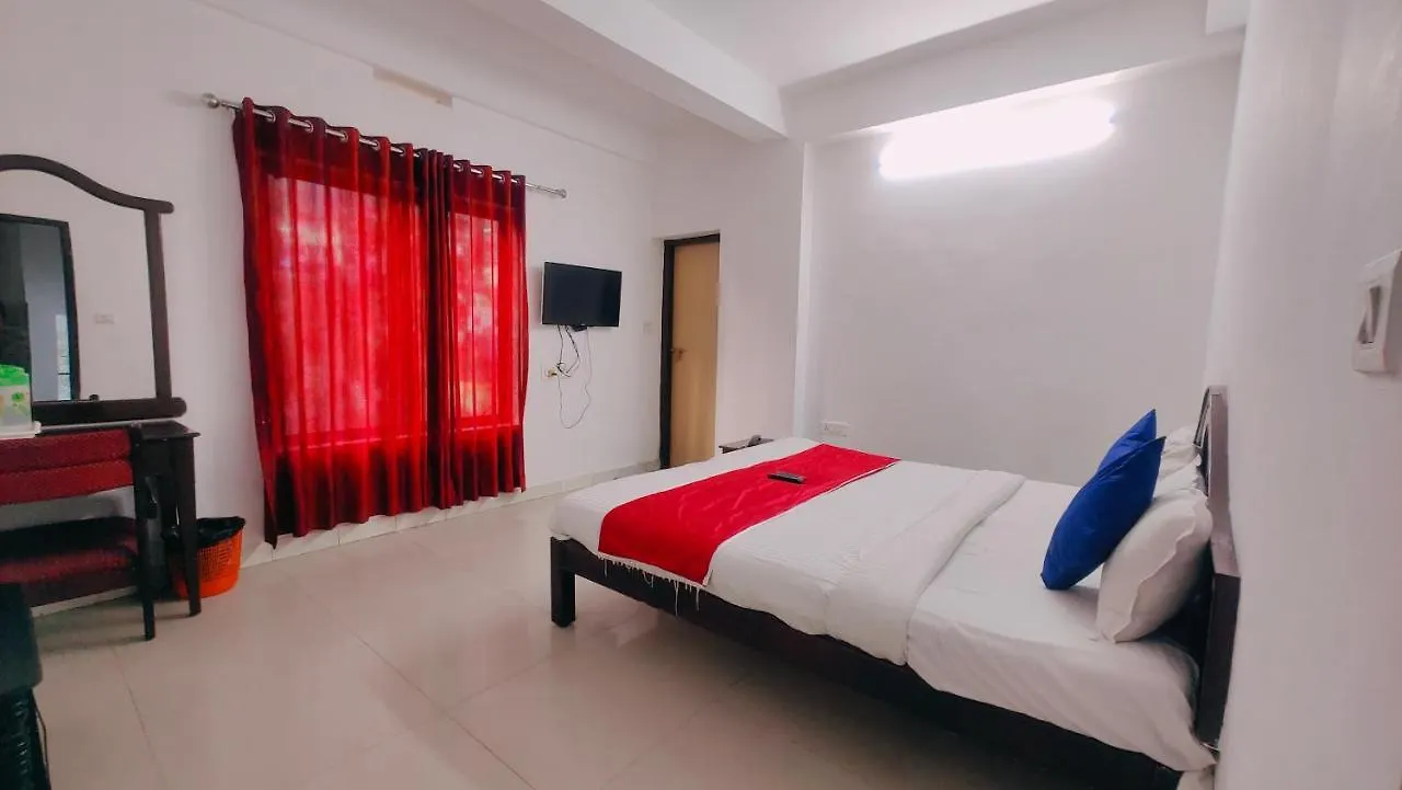 Lumino Karthika Hotel Munnar