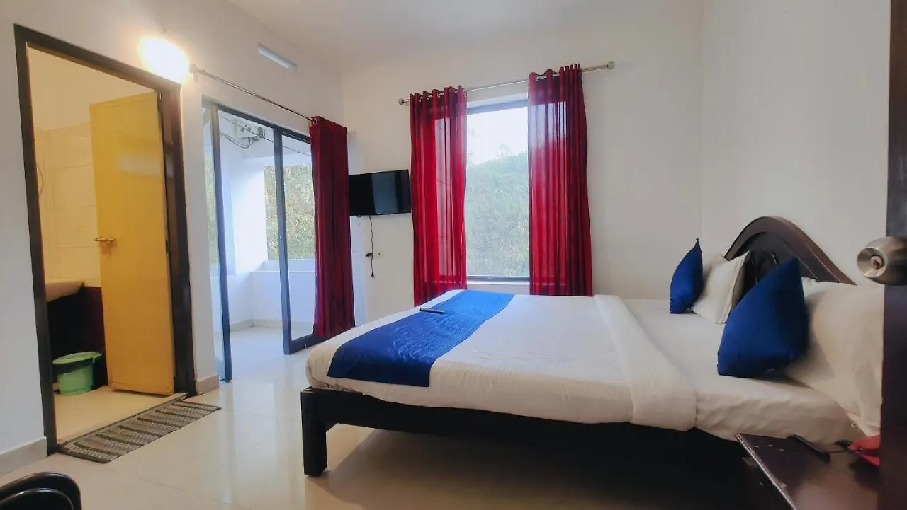 **  Lumino Karthika Otel Munnar Hindistan